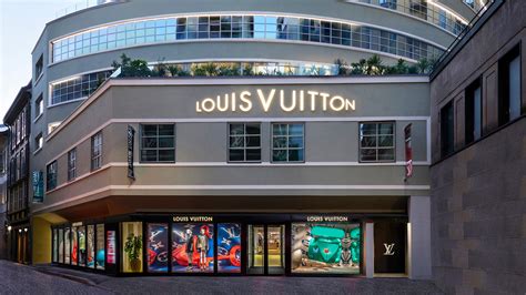 louis vuitton milano bagutta|louis vuitton milan italy locations.